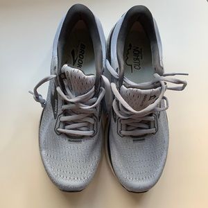 Brooks Glycerin 18 sneakers, size 10